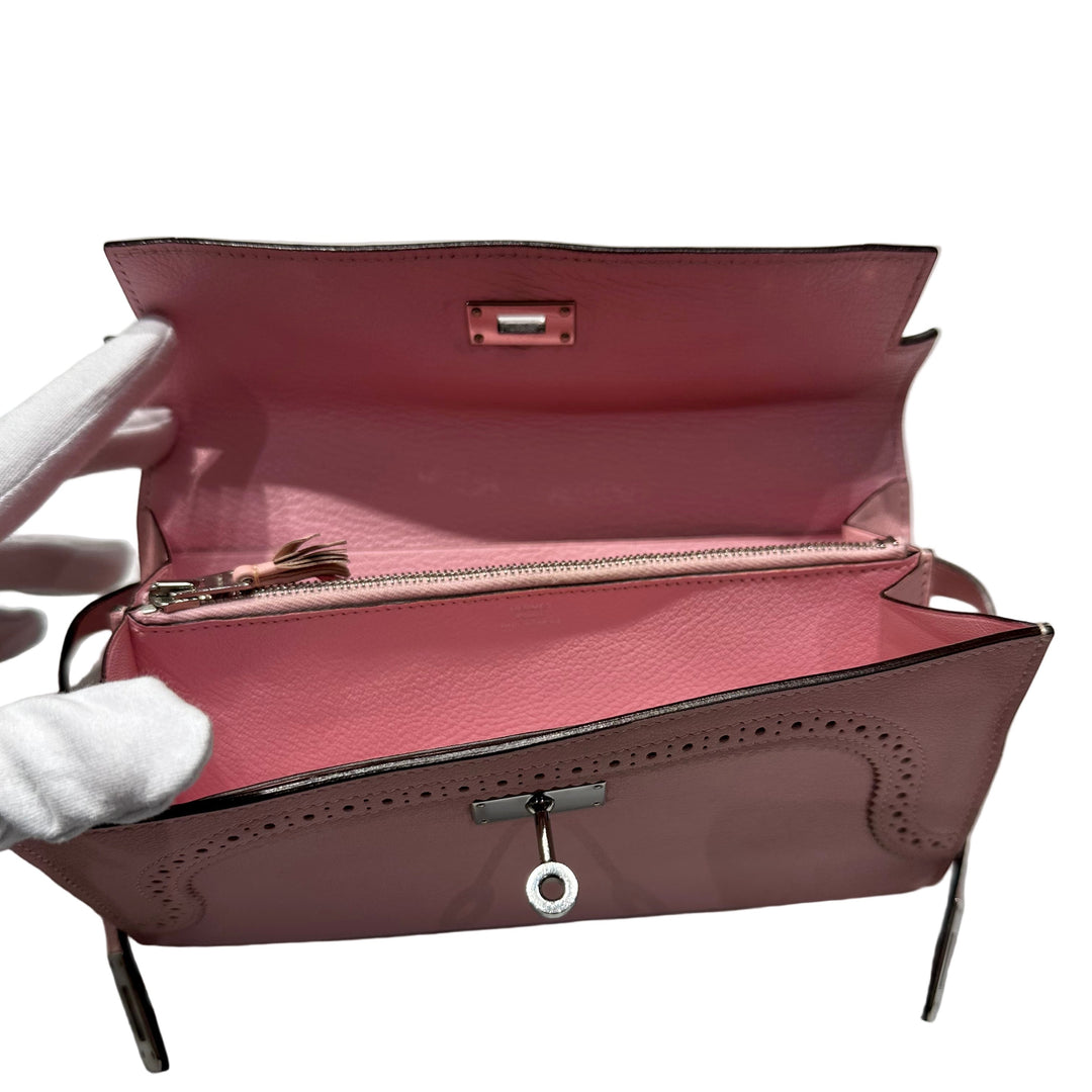 Hermes Pochette Kelly Classique Ghillies Swift Leder Rose Sakura Hardware Palladium