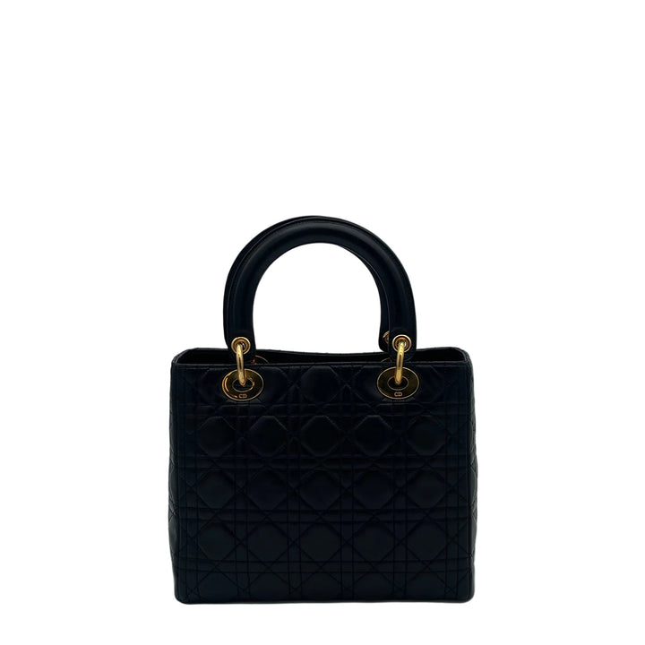 Christian Dior Lady Dior Medium
Leder Schwarz HW Gold mit Schultergurt