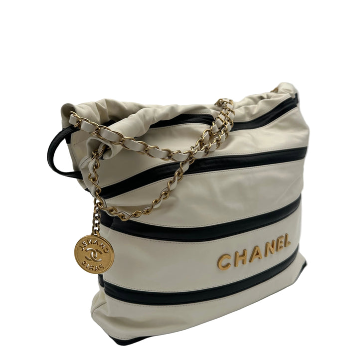 Chanel Tasche 22 Nappa Leder schwarz weiß Medium Hardware Gold