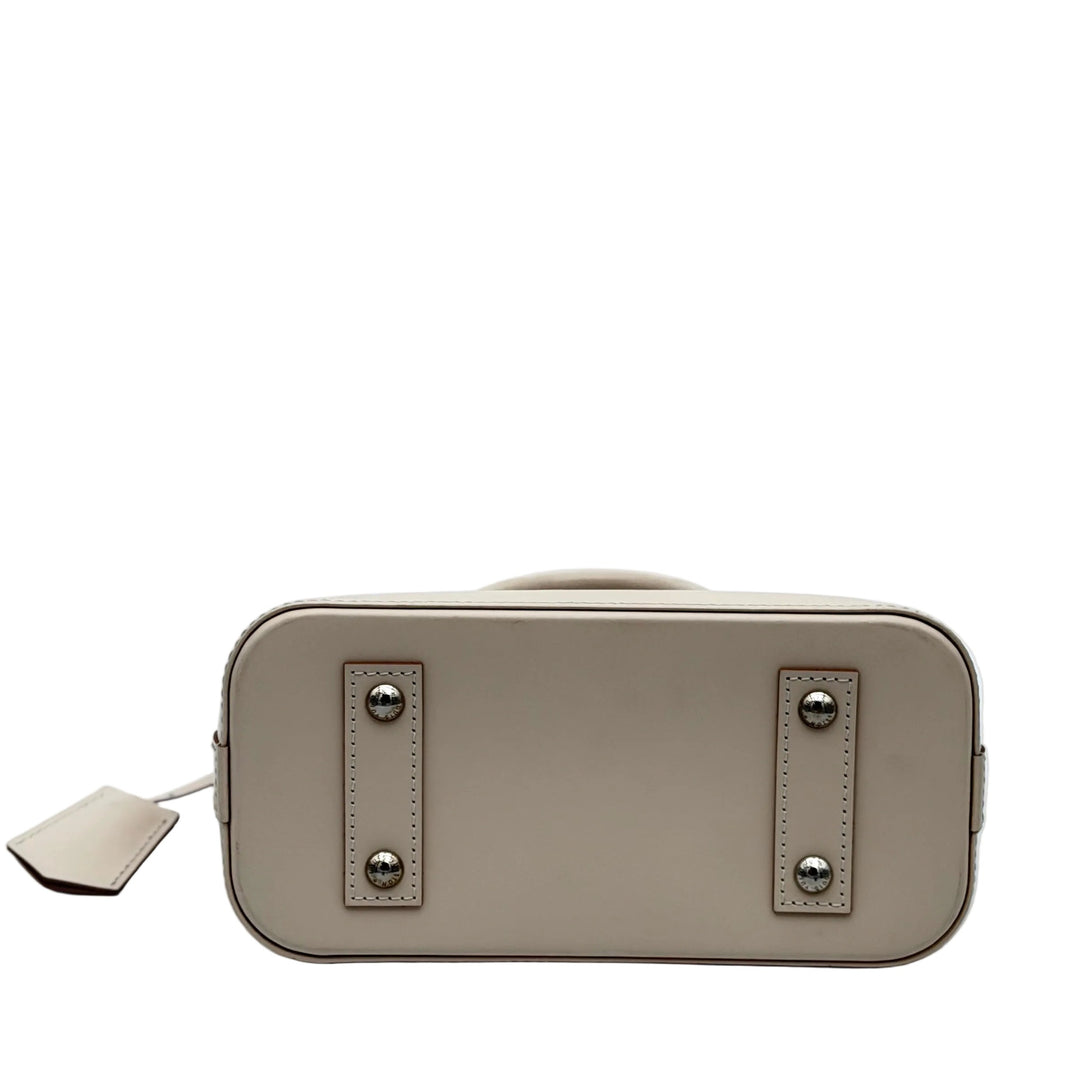 Louis Vuitton Alma BB Epi Leder Quarz
Silber HW 2024
