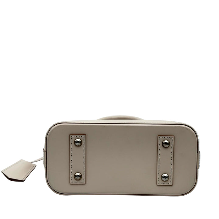 Louis Vuitton Alma BB Epi Leder Quarz
Silber HW 2024