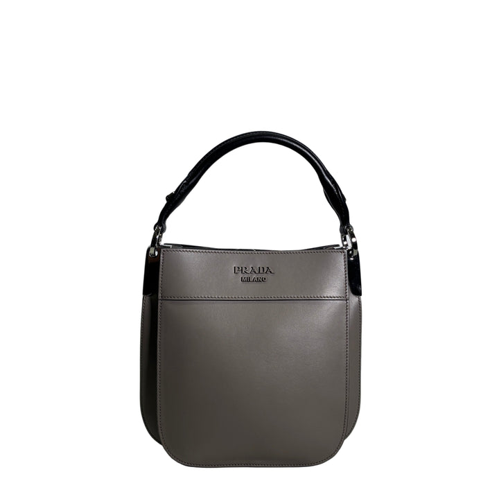 Prada Tasche Margit PM Leder Gris Cuir/Schwarz mit Schultergurt Hardware Silber