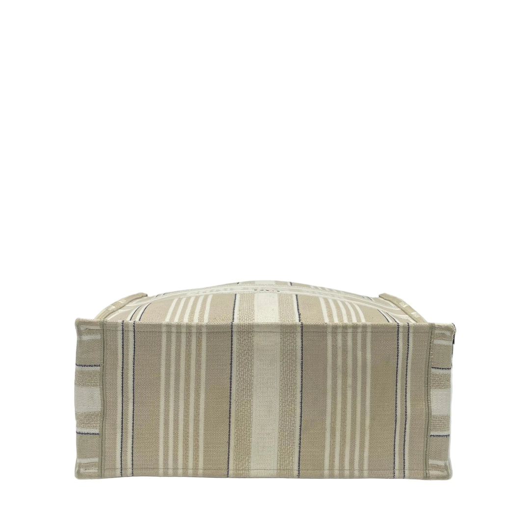 Christian Dior Book Tote Large Canvas Natural Cannage Raffia Creme
Stein Schwarz