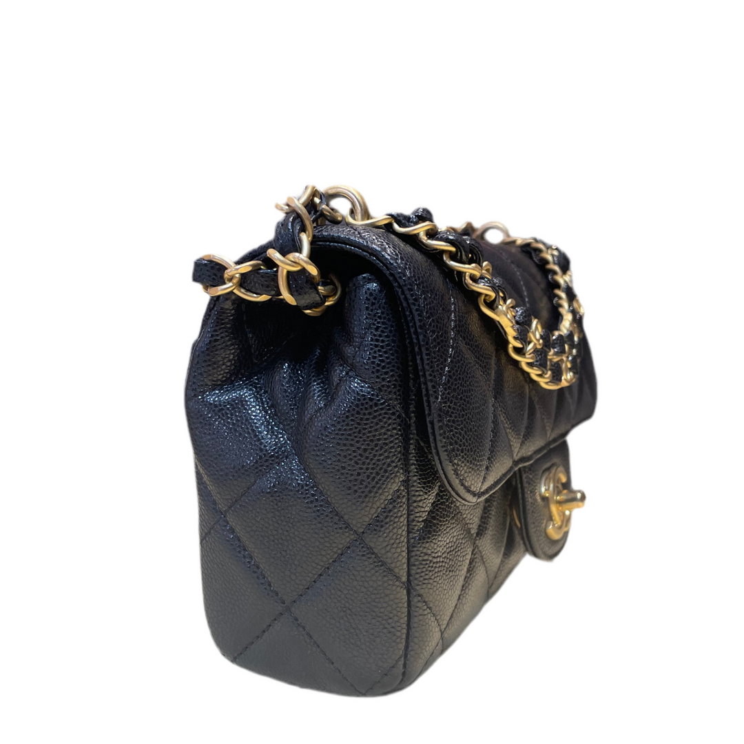 Chanel Classic Rectangular Mini Schwarz Leder Caviar Hardware Gold matt