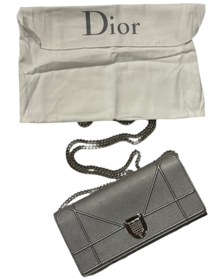 Christian Dior Clutch Diorama WOC Silber HW Silber mit Schulterkette