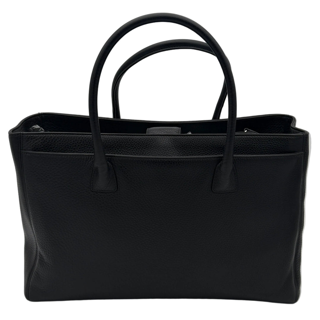 Chanel Shopper Leder Schwarz
Logo Schließe Silber
ID = 2014