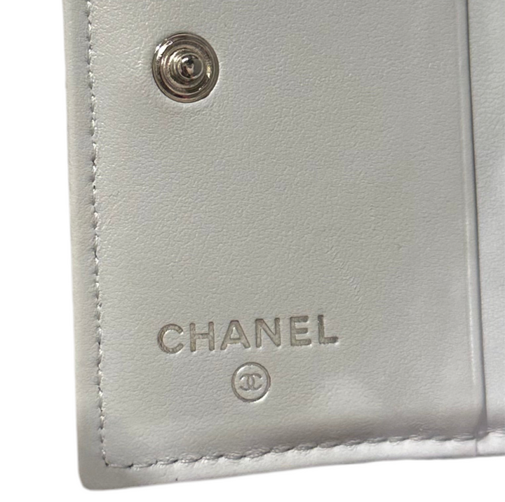 Chanel Geldbörse CC Leder hellgrau Hardware Silber