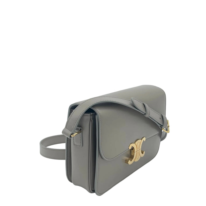 Celine Tasche Classic Triumph Nappa Leder Pebble Logo Gold mit Schultergurt