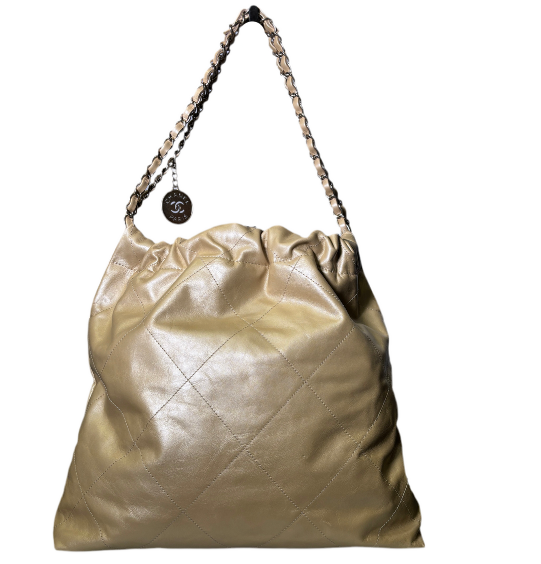 Chanel Tasche 22 Leder Beige Metallic Hardware Eisgold mit Pochette