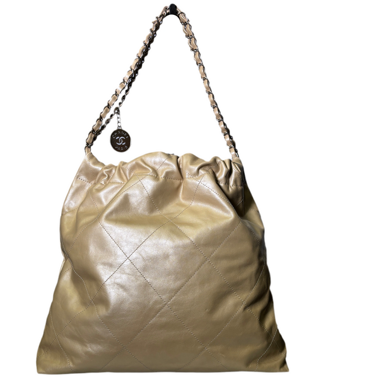Chanel Tasche 22 Leder Beige Metallic Hardware Eisgold mit Pochette