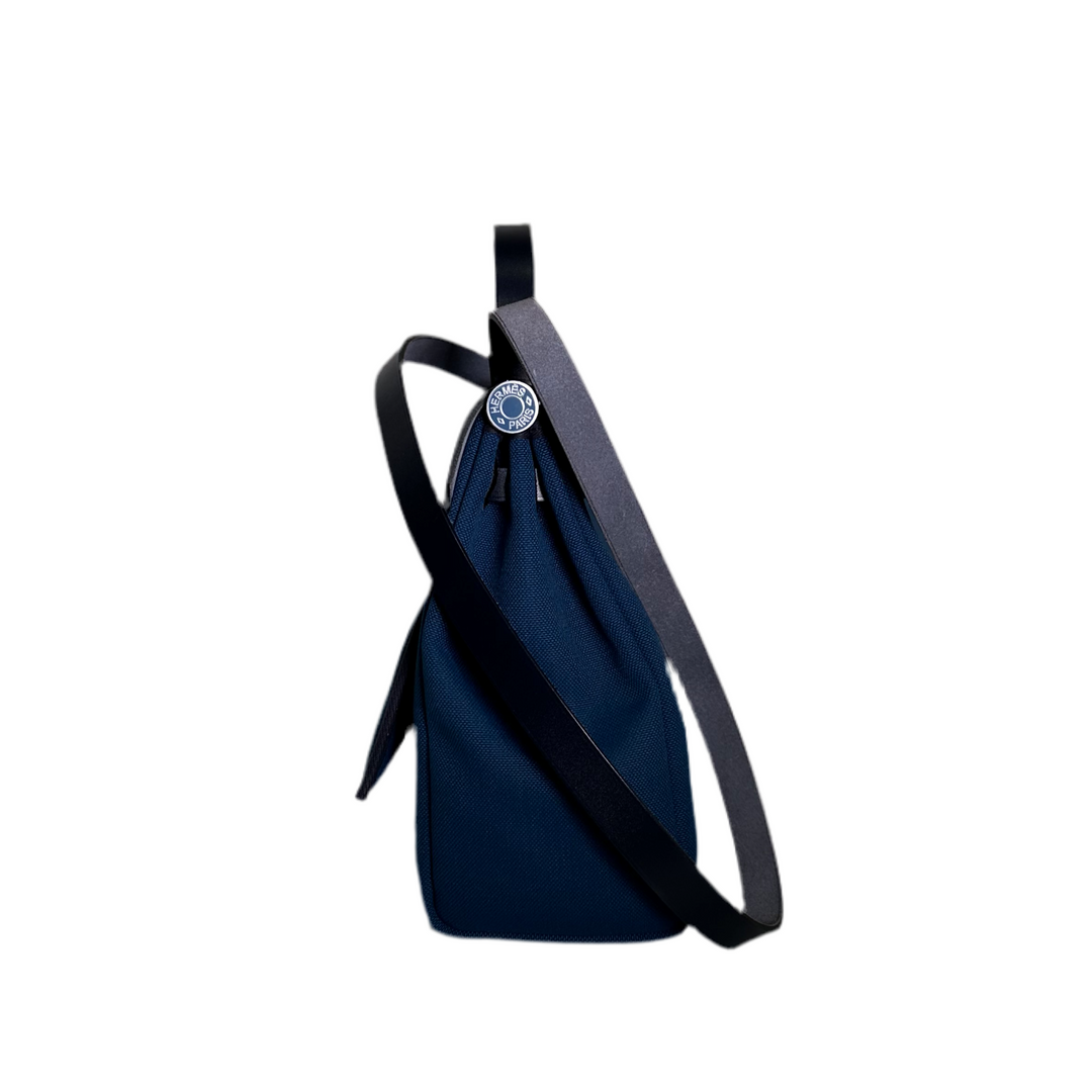 Hermes Herbag 31 Toile Militaire /
V Hunter/Laque Deep Blue Indigo /Deep Blue