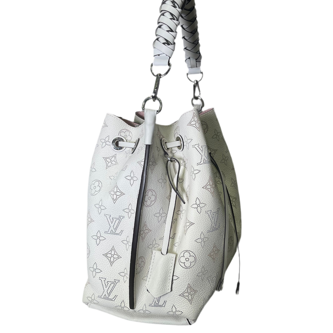 Louis Vuitton Muria Tasche Mahina Leder
Weiss HW Silber mit Schultergurt