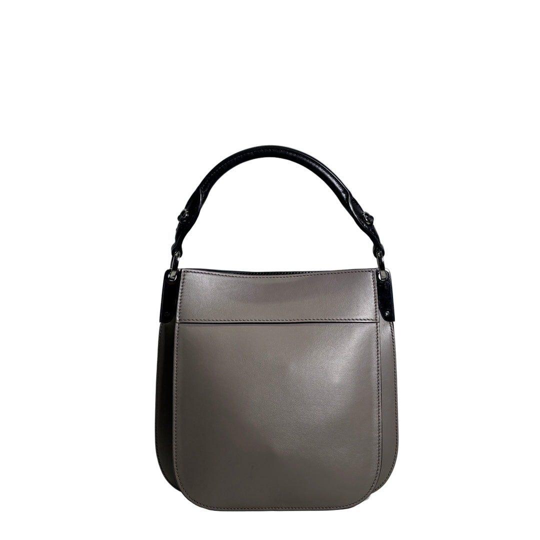 Prada Tasche Margit PM Leder Gris Cuir/Schwarz mit Schultergurt Hardware Silber