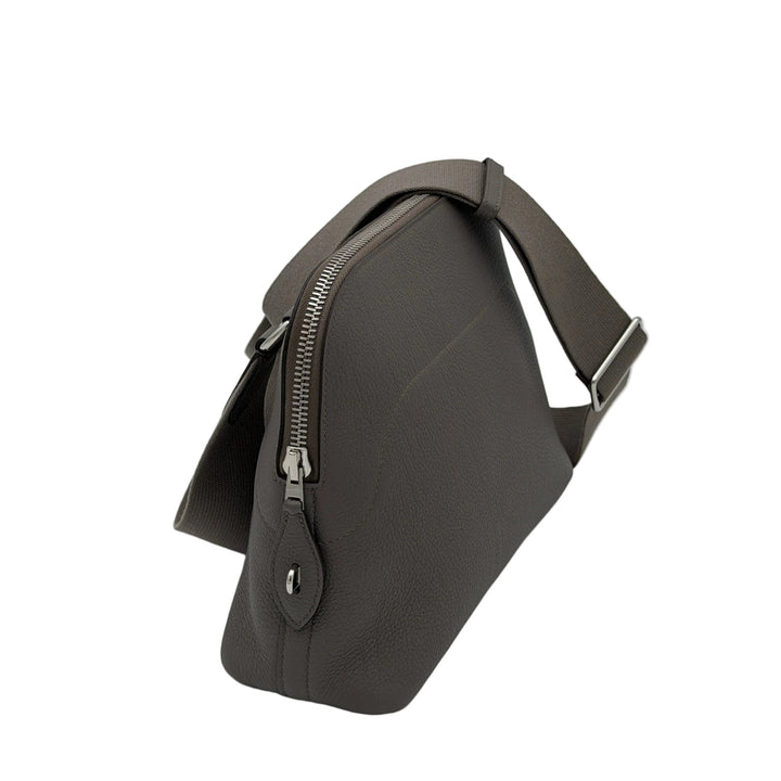 Hermes Bolide Messenger Bag
Leder Togo Grau HW Palladium K=2025