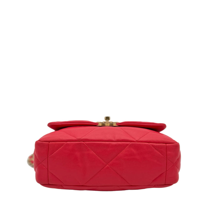 Chanel Tasche 19 Leder Koralle
Hardware Gold/Silber Messing