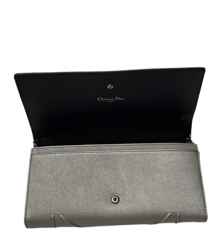 Christian Dior Clutch Diorama WOC Silber HW Silber mit Schulterkette