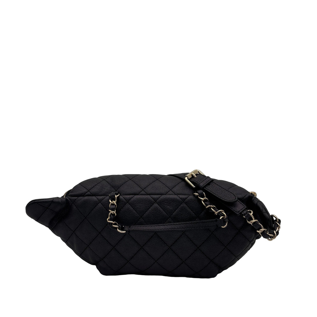 Chanel Bauchtasche Top Handle Leder Schwarz genarbt Hardware Gold