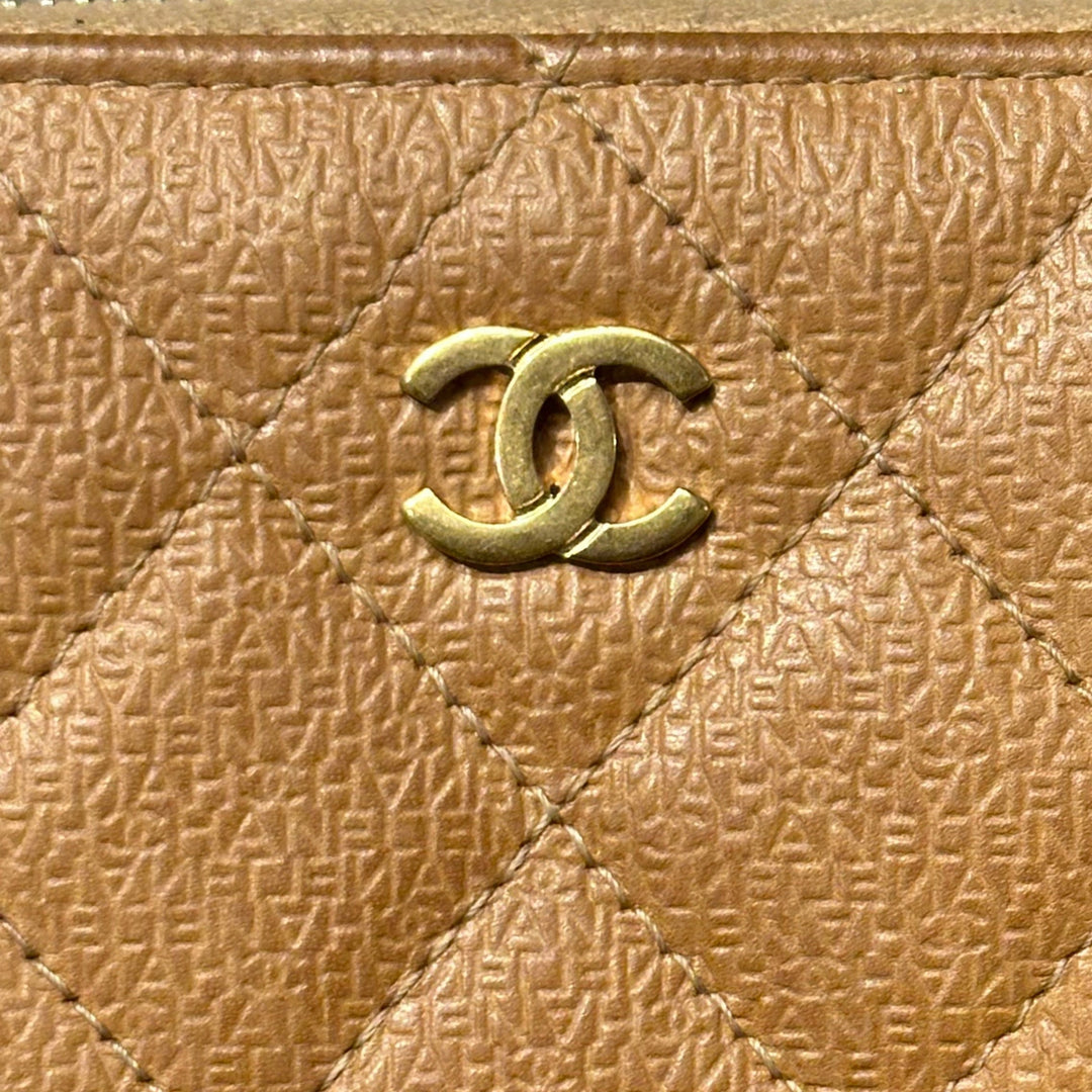 Chanel Geldbörse Timeless Zipped Around Coin Leder Chanel Logo Cognac Hardware Gold