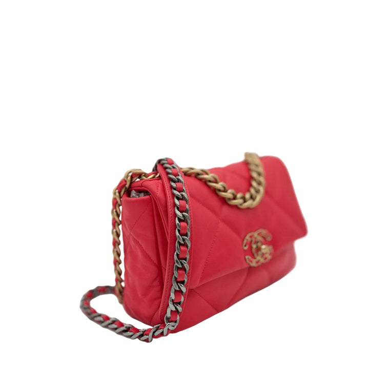 Chanel Tasche 19 Leder Koralle
Hardware Gold/Silber Messing