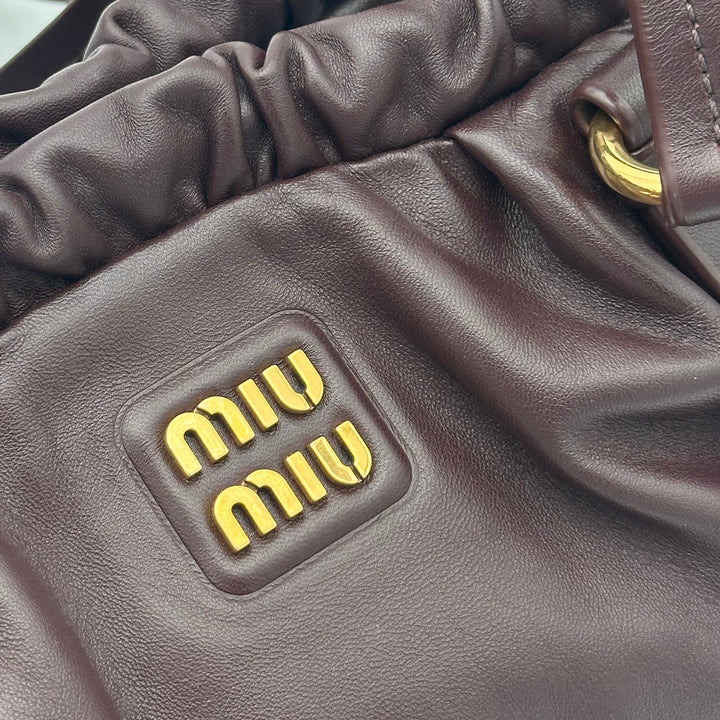 Miu Miu Tasche Joie Nappaleder Braun Tabak Logo Hardware Gold