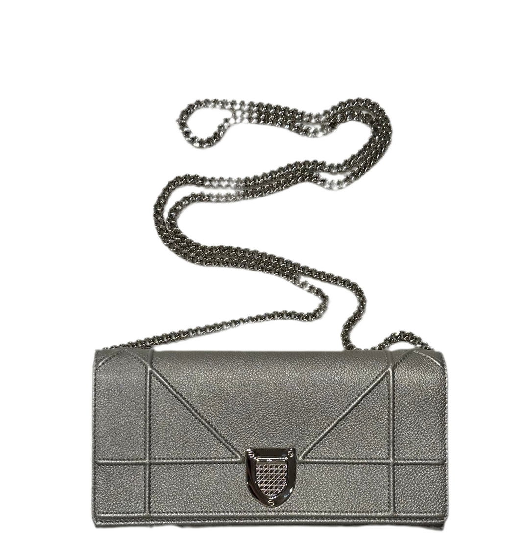 Christian Dior Clutch Diorama WOC Silber HW Silber mit Schulterkette