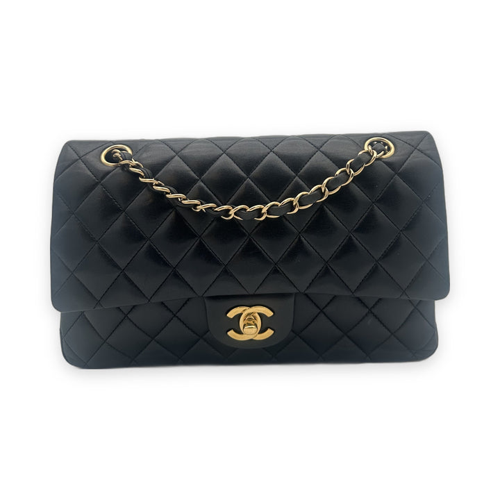 Chanel Timeless 11.12 Nappa Leder Schwarz Hardware Gold, Vorderseite