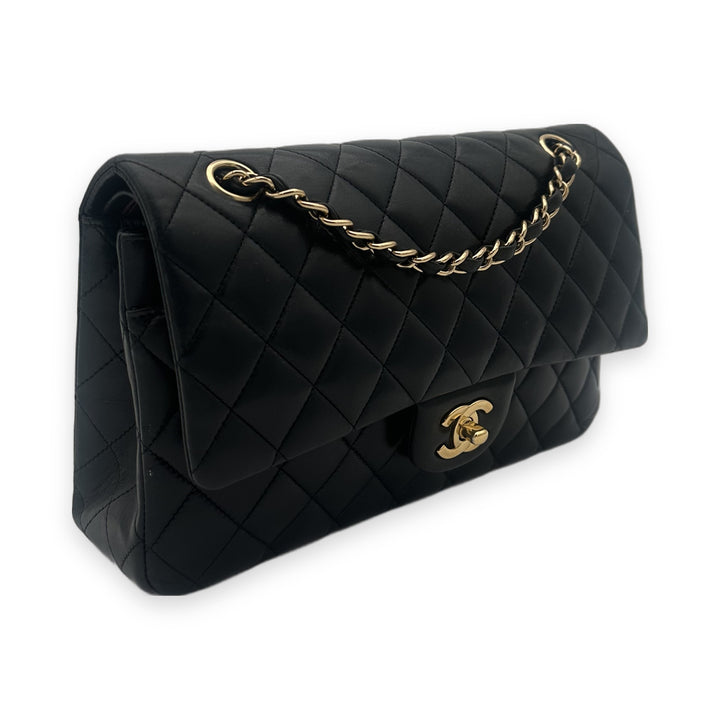 Chanel Timeless 11.12 Nappa Leder Schwarz Hardware Gold, Seitenansicht