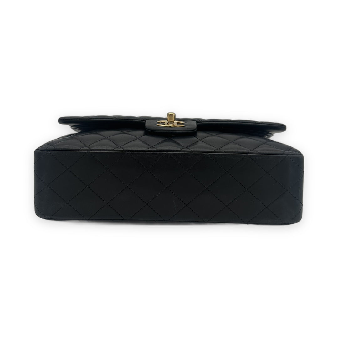 Chanel Timeless 11.12 Nappa Leder Schwarz Hardware Gold, Boden