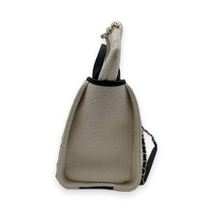 Chanel Deauville Tote Bag Canvas Creme Schwarz mit Pochette, Seitenansicht