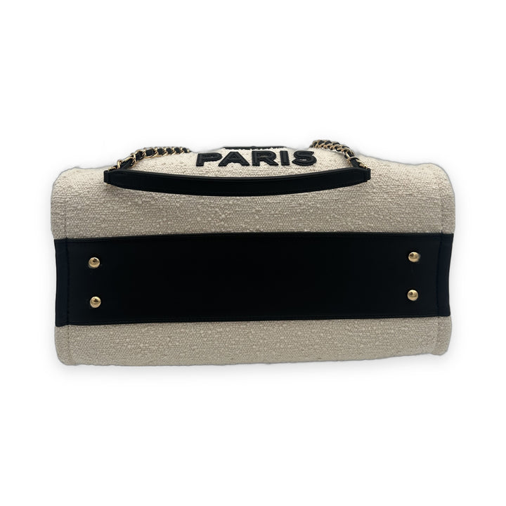 Chanel Deauville Tote Bag Canvas Creme Schwarz mit Pochette, Boden
