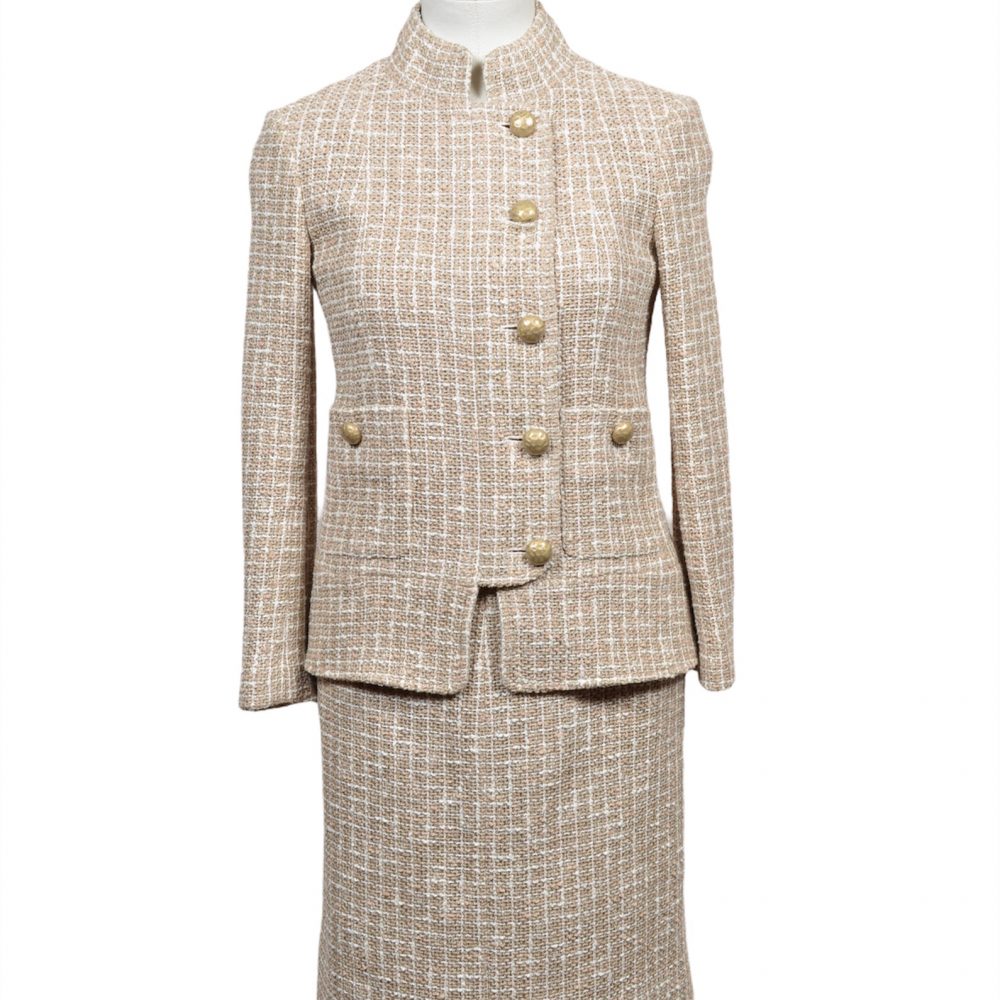 Chanel Costume Suit Tweed Boucle 36 beige Jacket Skirt