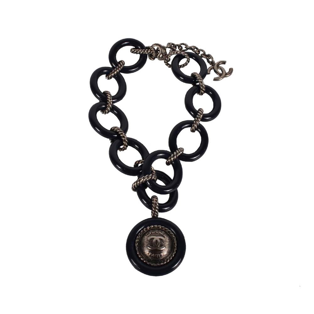 Chanel Kette Arts and Metiers 2018 Navy Resin silver logo Necklace mit rundem CC Anhänger