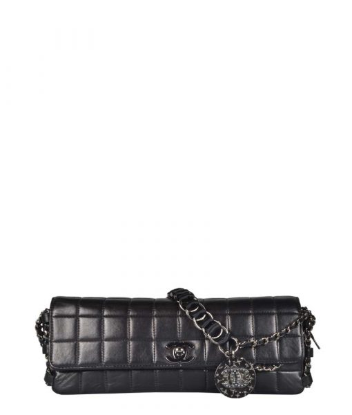 Chanel Limited Edition Black Quilted CC Charm East West Cube Flap 4.000 ( ) ewa lagan secondhand frankfurt